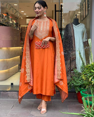 Elegant Dupatta Sets for Every Occasion