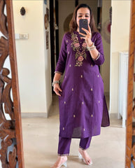 Women Purple Embroidered Kurta Pant With Dupatta Set