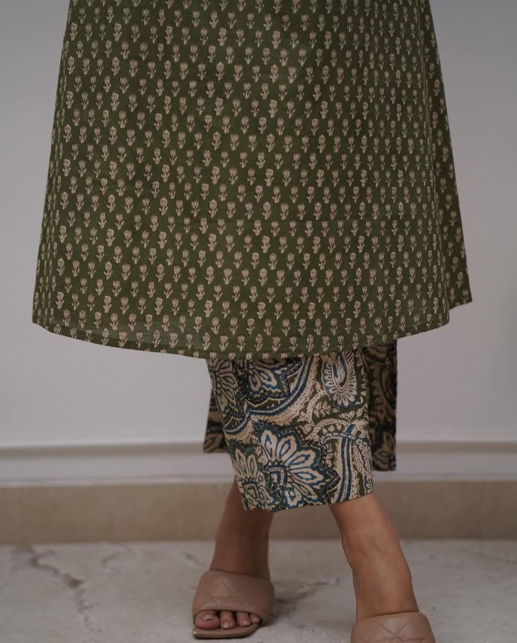 Women Green Kurta And Pant Set