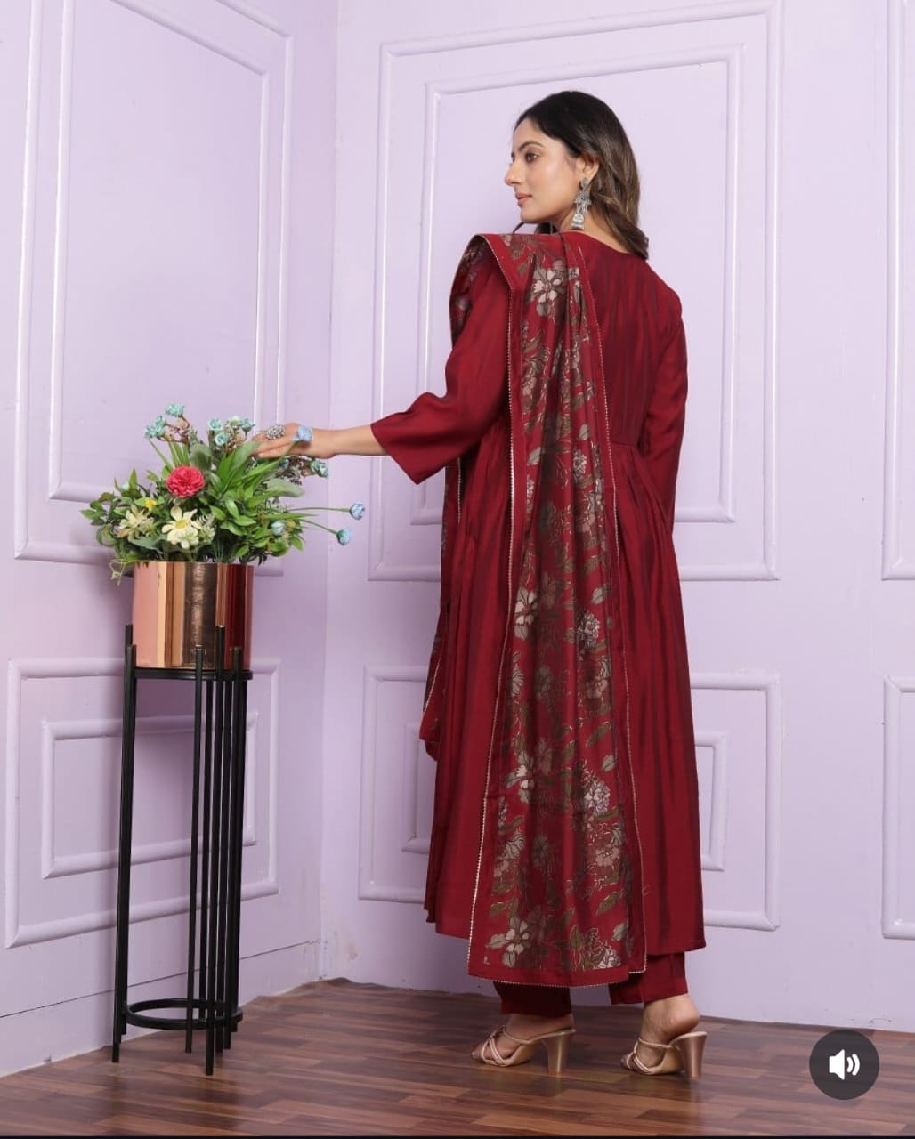 Suitkar, Maroon Kurta and dupatta set, Anarkali set