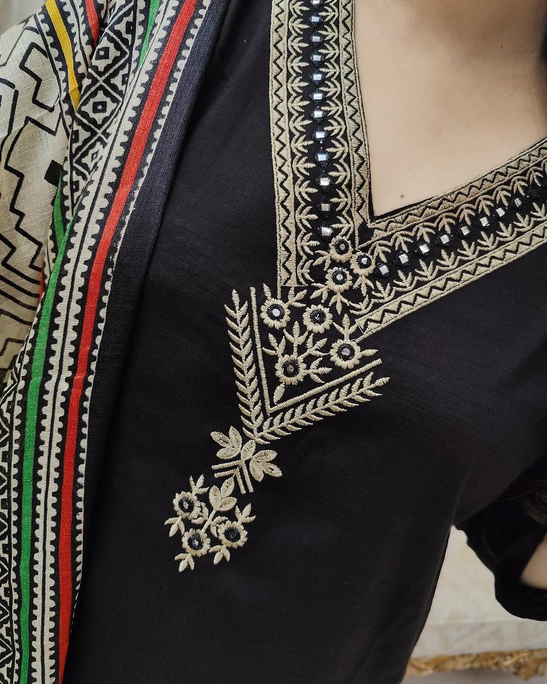 Suitkar, Black Kurta and pant set