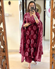 Suitkar, Wine anarkali set