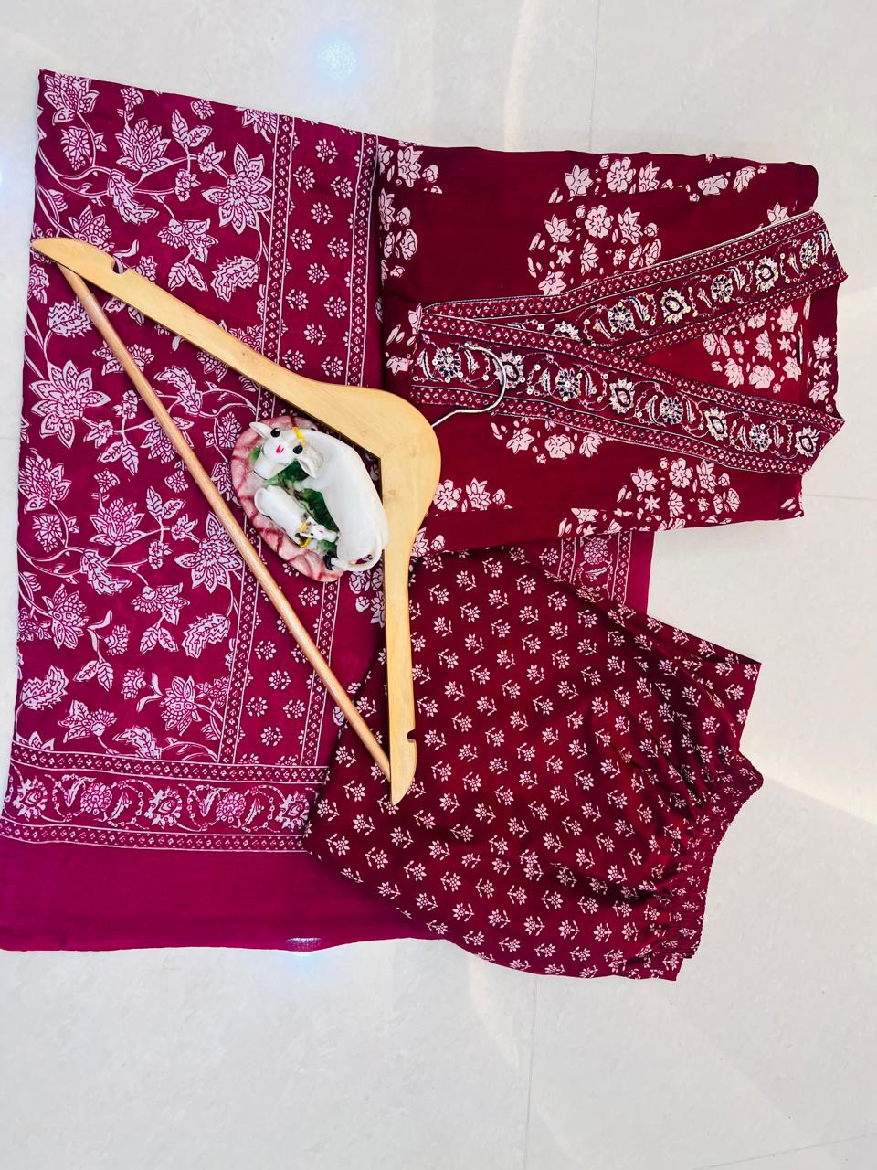 Suitkar, Wine anarkali set